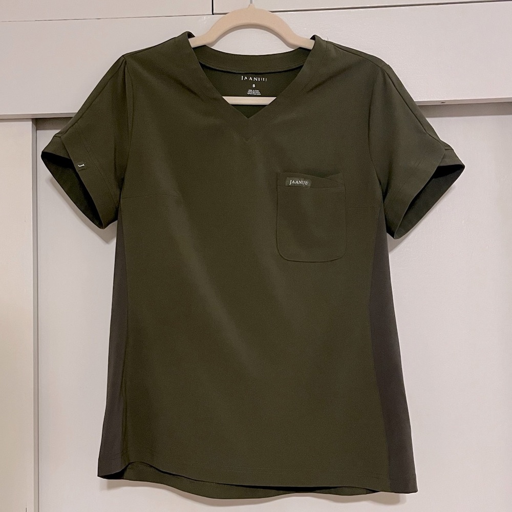 Jaanuu Performance V-Neck Scrub Top